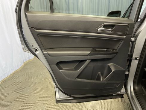 Used 2020 Volkswagen Atlas Cross Sport SE image 22