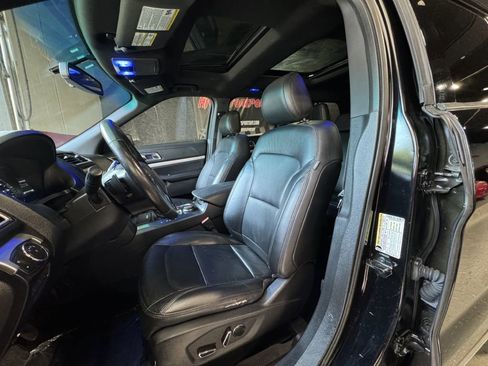 Used 2016 Ford Explorer XLT w/ Equipment Group 202A image 14