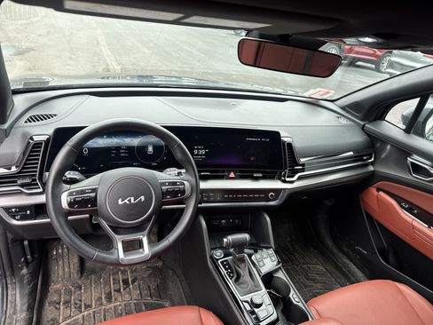 Used 2025 Kia Sportage SX image 14