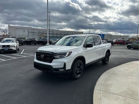 New 2026 Honda Ridgeline Black Edition image 3