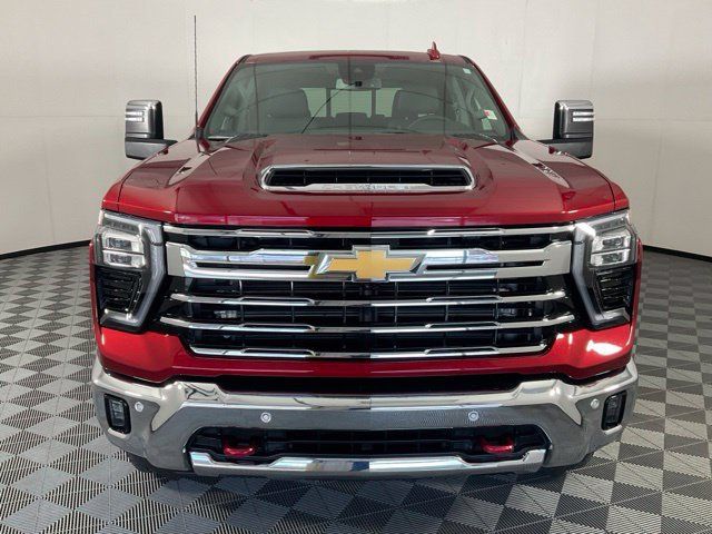 Used 2026 Chevrolet Silverado 2500 LTZ w/ LTZ Plus Package AWD/4WD image 2
