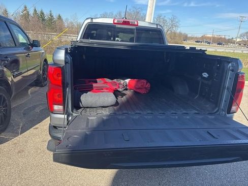Used 2024 Chevrolet Colorado Z71 w/ Z71 Convenience Package 2 image 6