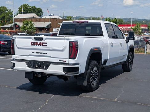 Used 2024 GMC Sierra 2500 AT4 w/ AT4 Premium Plus Package AWD/4WD image 6