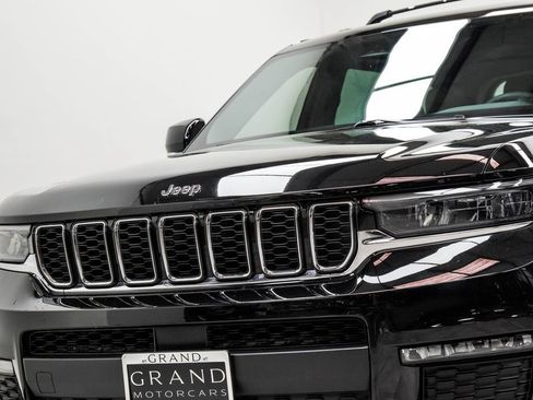 Used 2023 Jeep Grand Cherokee L Limited AWD/4WD image 2