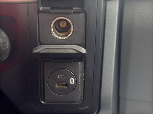 Used 2021 Ford F150 XLT image 21