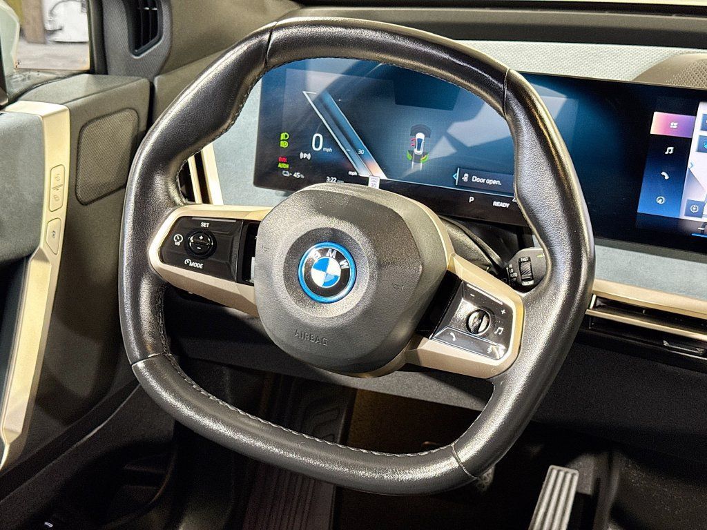 Used 2023 BMW iX xDrive50 w/ Sport Package AWD/4WD image 16