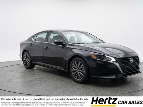 Used 2025 Nissan Altima 2.5 SV FWD image 1
