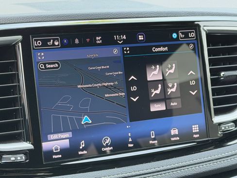 Used 2026 Chrysler Pacifica Limited FWD image 36