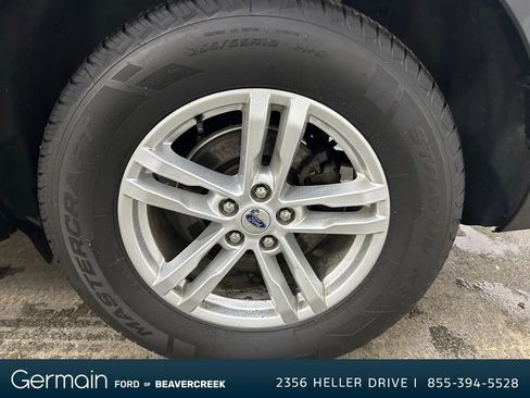 Used 2022 Ford Explorer XLT w/ Equipment Group 202A image 11