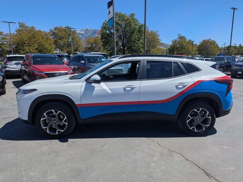 Used 2024 Chevrolet Trax LT w/ Driver Confidence Package FWD image 10