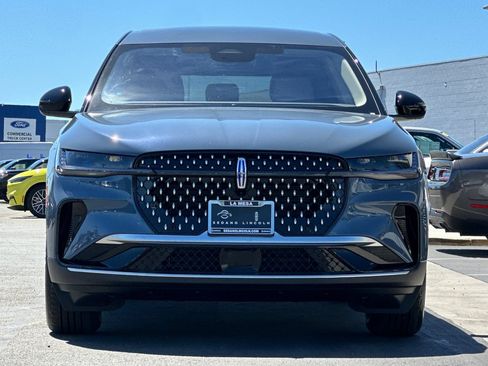 New 2026 Lincoln Nautilus Premier AWD/4WD image 8