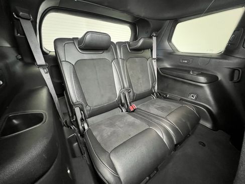 Used 2024 Jeep Grand Cherokee L Laredo image 9