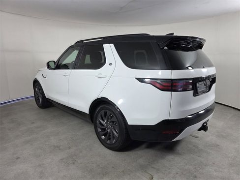 Used 2023 Land Rover Discovery S R-Dynamic image 6