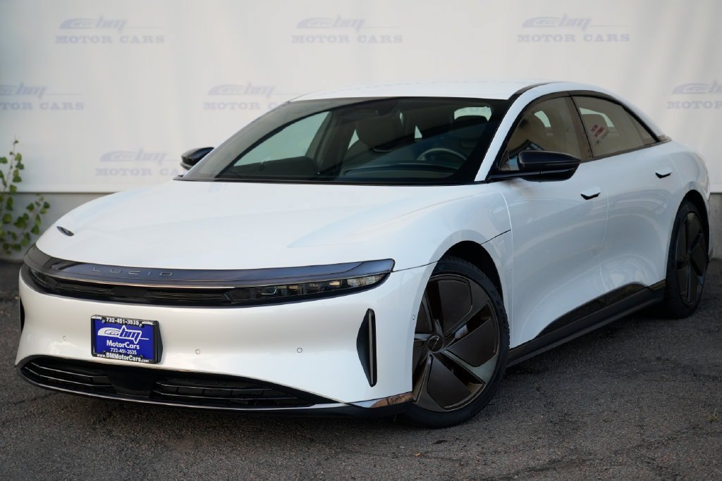 Used 2024 Lucid Air Pure RWD image 2