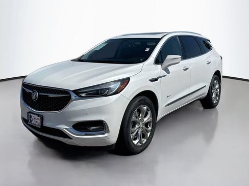 Used 2020 Buick Enclave Avenir w/ Avenir Technology Package FWD image 3
