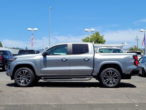 Used 2025 Chevrolet Colorado Z71 AWD/4WD image 9