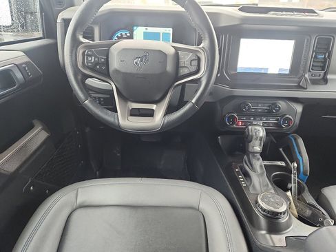 Used 2022 Ford Bronco Black Diamond image 10