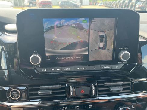 Used 2024 Nissan Pathfinder Rock Creek AWD/4WD image 21