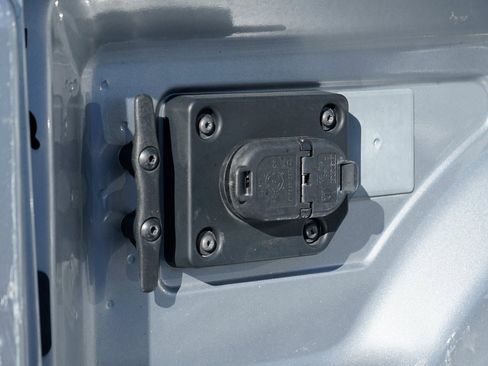 Used 2024 RAM 2500 Tradesman w/ Chrome Appearance Group image 9