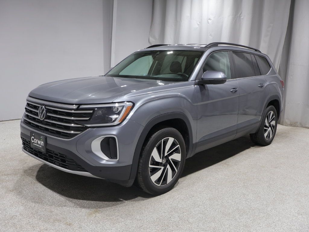 Used 2025 Volkswagen Atlas SE AWD/4WD image 5