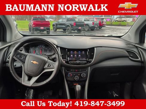 Used 2022 Chevrolet Trax LT w/ LT Convenience Package AWD/4WD image 18