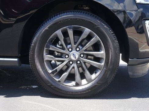Used 2019 Ford Expedition Limited RWD image 4