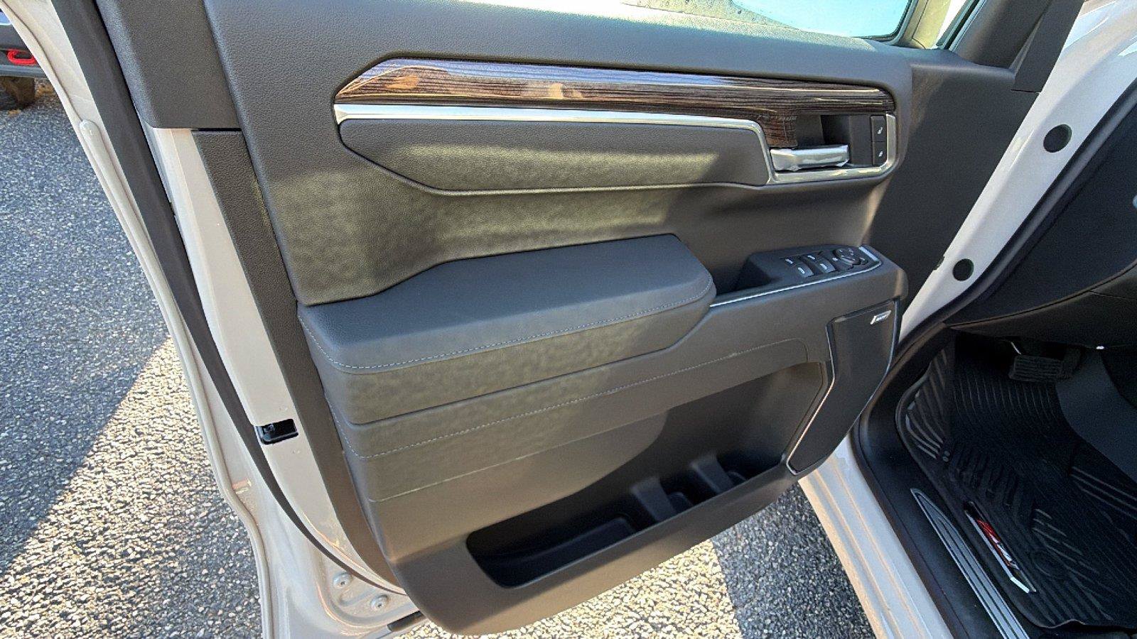 New 2026 Chevrolet Silverado 1500 RST w/ RST All Star Premium Package AWD/4WD image 14