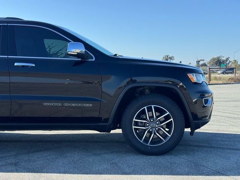 Used 2019 Jeep Grand Cherokee Limited image 9