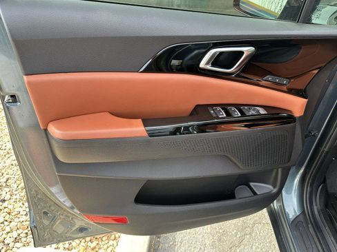 Used 2024 Kia Carnival SX image 10