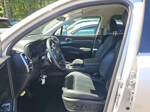 Used 2023 Kia Sorento EX AWD/4WD image 4