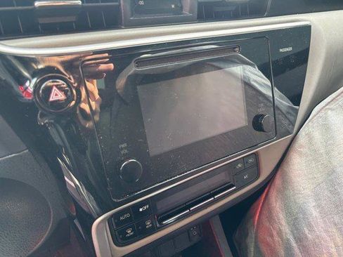 Used 2017 Toyota Corolla LE image 8