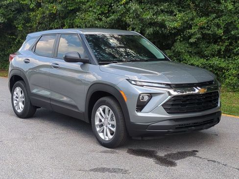 New 2026 Chevrolet TrailBlazer LS w/ LS Convenience Package FWD image 2