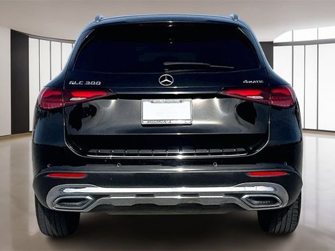 Used 2023 Mercedes-Benz GLC 300 4MATIC image 4