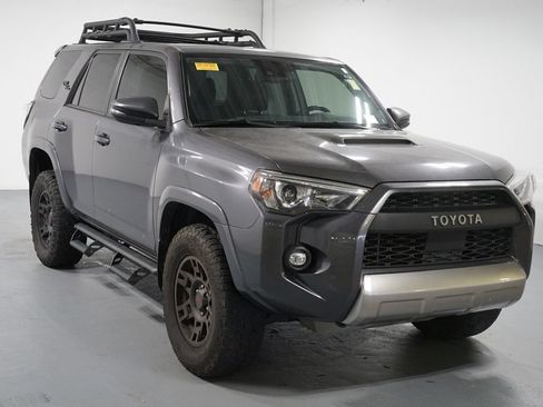 Used 2021 Toyota 4Runner TRD Off-Road Premium w/ Moonroof Package AWD/4WD image 3