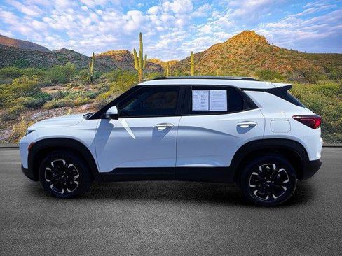 Used 2022 Chevrolet TrailBlazer LT w/ Confidence II Package FWD image 8