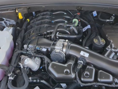 New 2025 Jeep Grand Cherokee Altitude image 22