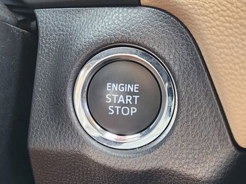Used 2025 Toyota RAV4 XLE w/ Convenience Package FWD image 15