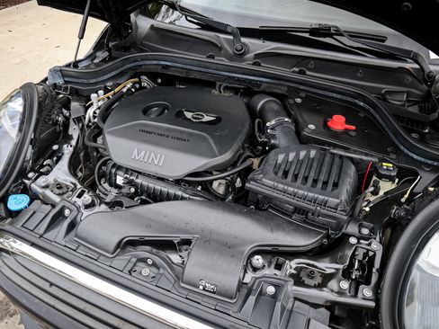 Used 2019 MINI Cooper 2-Door Hardtop image 32