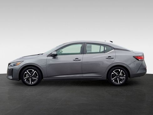 Used 2024 Nissan Sentra SV FWD image 7