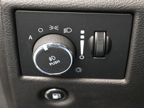 Used 2018 Jeep Grand Cherokee Summit AWD/4WD image 16