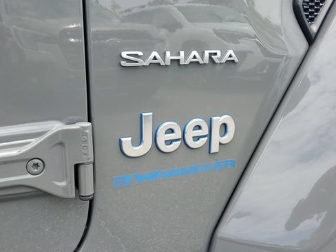 Used 2023 Jeep Wrangler Unlimited Sahara w/ Cold Weather Group AWD/4WD image 7