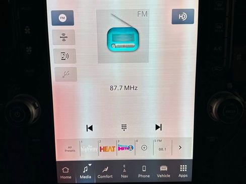 Used 2025 RAM 2500 Laramie image 28