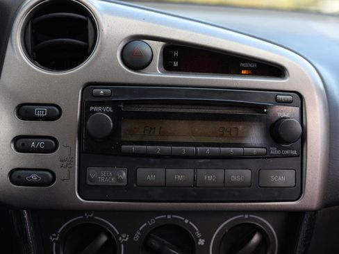 Used 2005 Toyota Matrix XR image 27