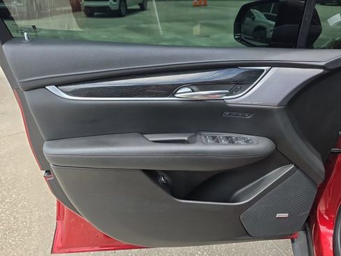 Used 2021 Cadillac XT5 Premium Luxury FWD image 16