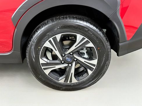 Used 2025 Subaru Crosstrek 2.5i Premium AWD/4WD image 24