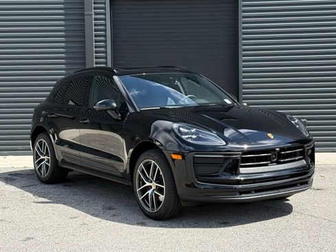 Certified 2026 Porsche Macan AWD/4WD image 27