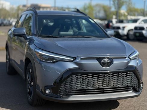 Used 2024 Toyota Corolla Cross XSE w/ Convenience Package image 7