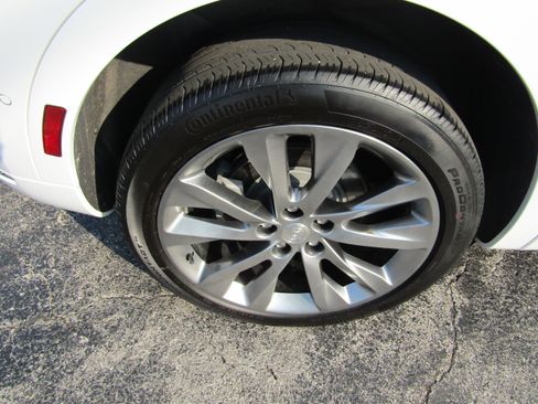 Used 2021 Buick Envision Avenir w/ Technology Package II image 8