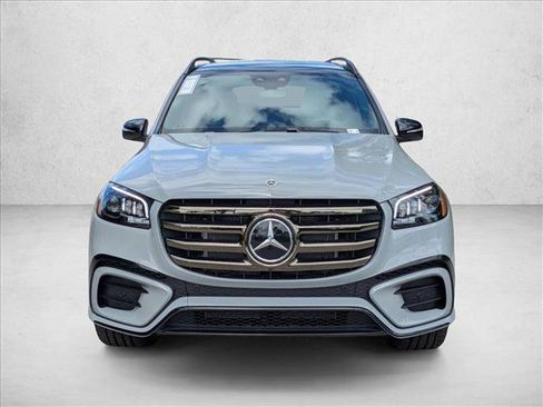 New 2026 Mercedes-Benz GLS 580 4MATIC image 6