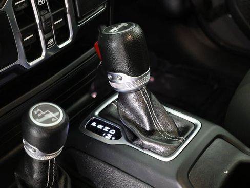 Used 2019 Jeep Wrangler Unlimited Sahara w/ Safety Group image 6